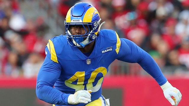 TAMPA, FL - JANUARY 23: Los Angeles Rams Linebacker Von Miller (40) rushes the passer during the NFC Divisional game between the Los Angeles Rams and the Tampa Bay Buccaneers on January 23, 2022 at Raymond James Stadium in Tampa, Florida.