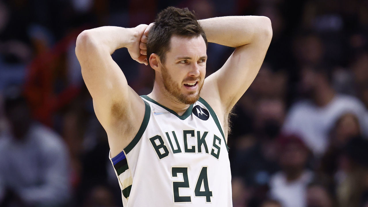 MIAMI, FLORIDA - DECEMBER 08: Pat Connaughton #24 of the Milwaukee Bucks reacts against the Miami Heat during the second half at FTX Arena on December 08, 2021 in Miami, Florida.