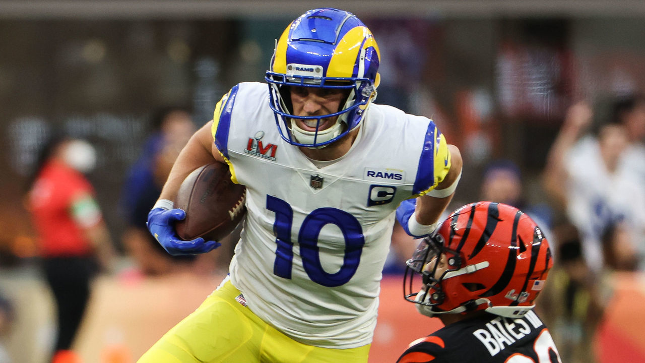 Inglewood, CA - February 13: Los Angeles Rams wide receiver Cooper Kupp (10) breaks a tackle past Cincinnati Bengals free safety Jessie Bates (30) during the first half of Super Bowl LVI at SoFi Stadium on Sunday, Feb. 13, 2022 in Inglewood, CA.(Robert Gauthier / Los Angeles Times via Getty Images)