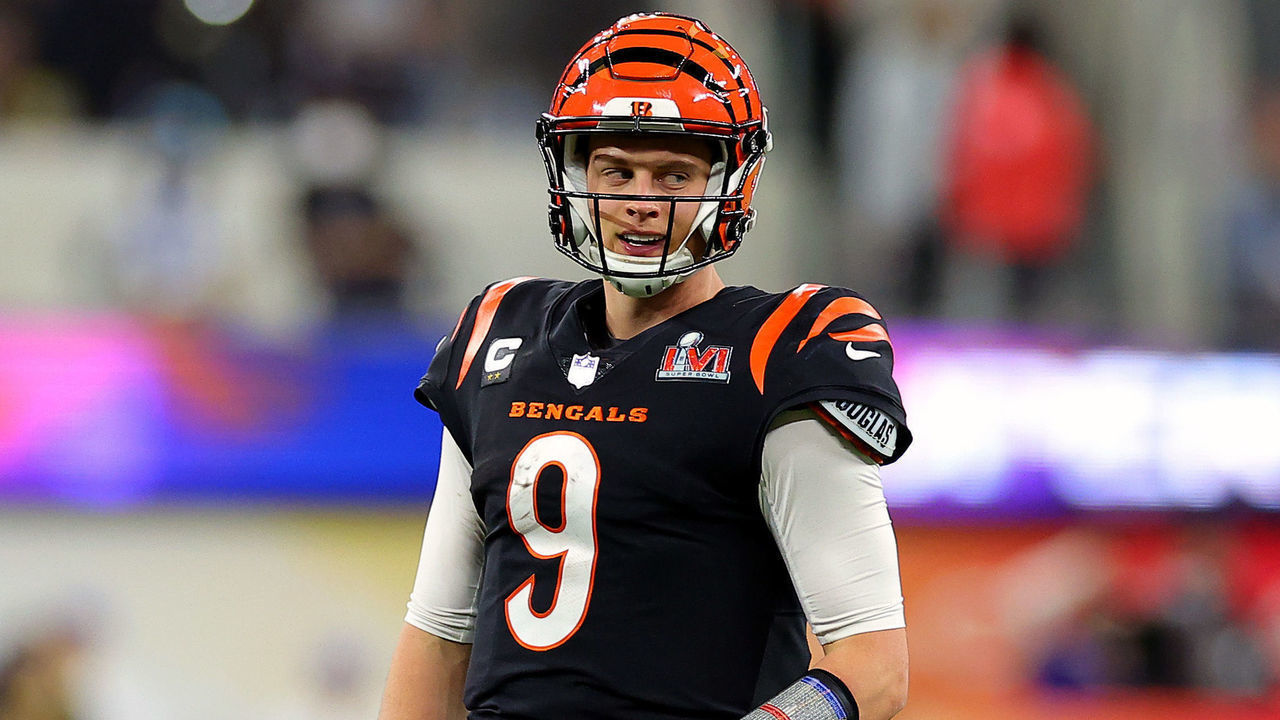 INGLEWOOD, CALIFORNIA - FEBRUARY 13: Joe Burrow #9 of the Cincinnati Bengals looks on in the third quarter against the Los Angeles Rams during Super Bowl LVI at SoFi Stadium on February 13, 2022 in Inglewood, California.