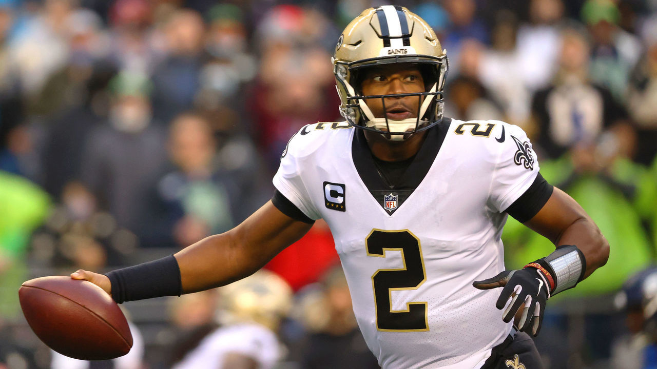 SEATTLE, WASHINGTON - OCTOBER 25: Jameis Winston #2 of the New Orleans Saints looks to throw the ball against the Seattle Seahawks during the first quarter at Lumen Field on October 25, 2021 in Seattle, Washington.