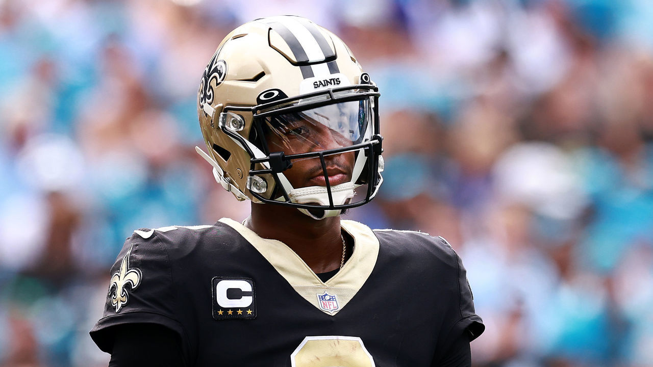 CHARLOTTE, NORTH CAROLINA - SEPTEMBER 19: Quarterback Jameis Winston #2 of the New Orleans Saints during the second half in the game against the Carolina Panthers at Bank of America Stadium on September 19, 2021 in Charlotte, North Carolina.