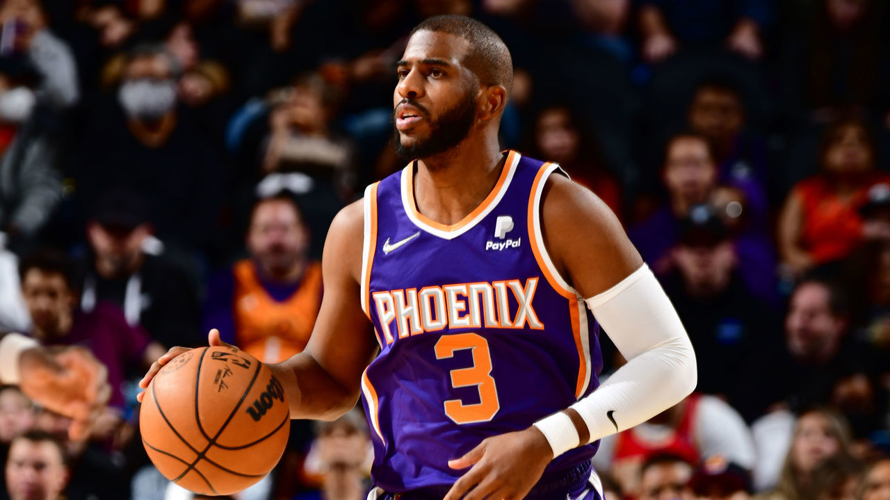 PHOENIX, AZ - FEBRUARY 16: Chris Paul #3 of the Phoenix Suns dribbles the ball during the game against the Houston Rockets on February 16, 2022 at Footprint Center in Phoenix, Arizona. Mandatory Copyright Notice: Copyright 2022 NBAE