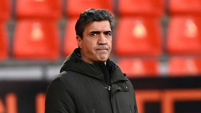 French coach David Guion looks on during the French L1 Football match between FC Lorient and Stade de Reims, at the Moustoir stadium in Lorient, northwestern France on February 6, 2021.