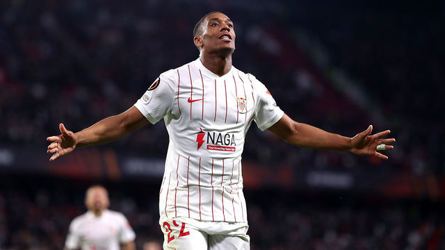 SEVILLE, SPAIN - FEBRUARY 17: Anthony Martial of Sevilla FC celebrates after scoring their team's third goal during the UEFA Europa League Knockout Round Play-Offs Leg One match between Sevilla FC and Dinamo Zagreb at Estadio Ramon Sanchez Pizjuan on February 17, 2022 in Seville, Spain.