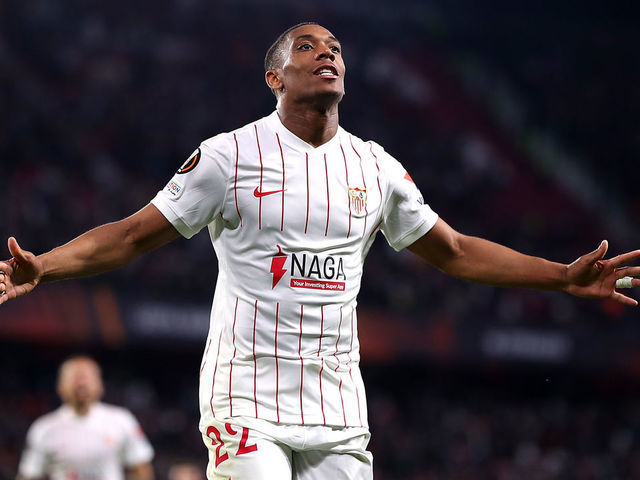 SEVILLE, SPAIN - FEBRUARY 17: Anthony Martial of Sevilla FC celebrates after scoring their team's third goal during the UEFA Europa League Knockout Round Play-Offs Leg One match between Sevilla FC and Dinamo Zagreb at Estadio Ramon Sanchez Pizjuan on February 17, 2022 in Seville, Spain.