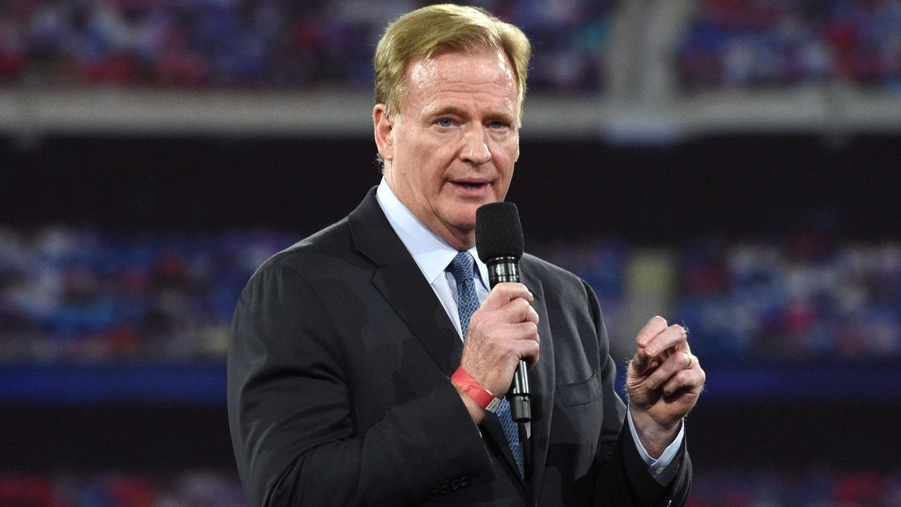 NEW YORK, NEW YORK - OCTOBER 20: Roger Goodell speaks onstage during the Robin Hood Benefit at Jacob Javits Center on October 20, 2021 in New York City.