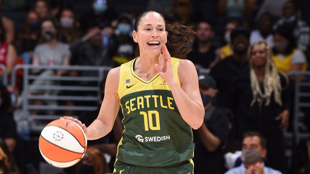 LOS ANGELES, CA - SEPTEMBER 12: Sue Bird #10 of the Seattle Storm calls out to her teammates during the game against the Los Angeles Sparks on September 12, 2021 at Staples Center in Los Angeles, California. NOTE TO USER: User expressly acknowledges and agrees that, by downloading and/or using this Photograph, user is consenting to the terms and conditions of the Getty Images License Agreement. Mandatory Copyright Notice: Copyright 2021 NBAE