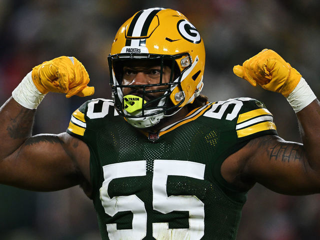 GREEN BAY, WISCONSIN - JANUARY 22: Outside linebacker Za'Darius Smith #55 of the Green Bay Packers celebrates after a sack during the 1st quarter of the NFC Divisional Playoff game against the San Francisco 49ersat Lambeau Field on January 22, 2022 in Green Bay, Wisconsin.