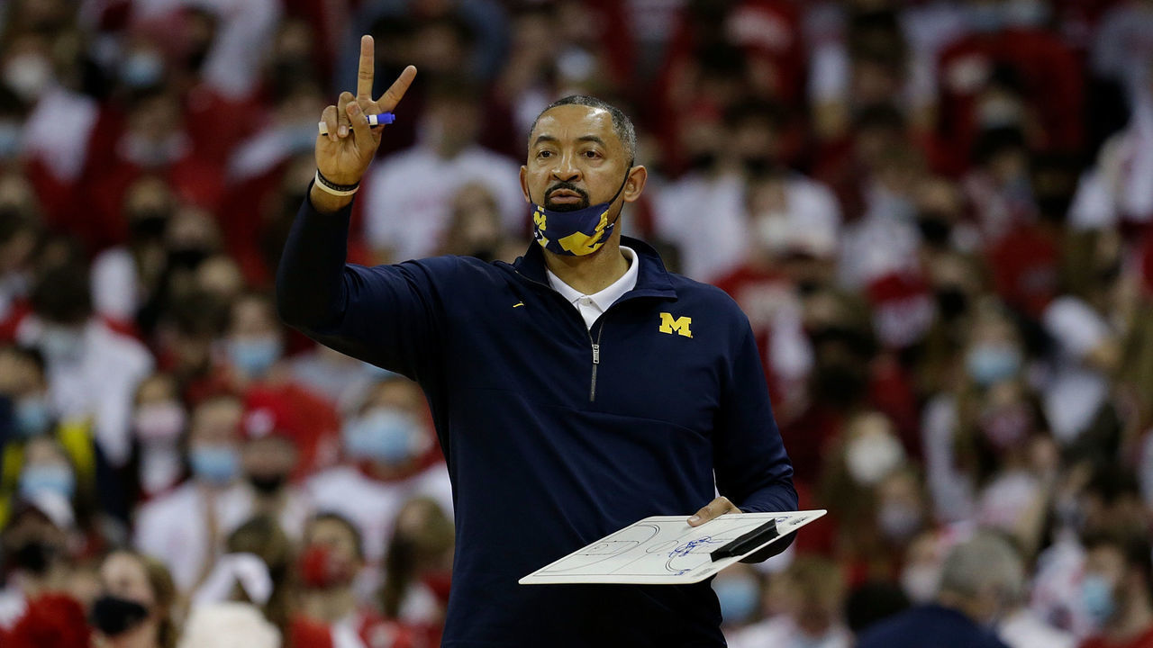 MADISON, WISCONSIN - FEBRUARY 20: Michigan Wolverines Head Coach Juwan Howard calls out a play during the second half of the game against the Wisconsin Badgers at Kohl Center on February 20, 2022 in Madison, Wisconsin.