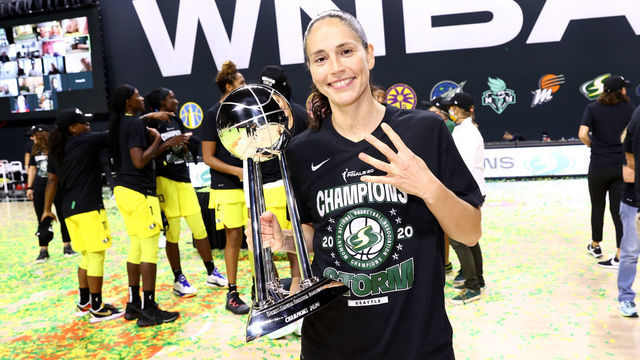 PALMETTO, FL - OCTOBER 6: Sue Bird #10 of the Seattle Storm poses with the trophy after winning her fourth WNBA Championship in Game Three of the WNBA Finals against the Las Vegas Aces on October 6, 2020 at Feld Entertainment Center in Palmetto, Florida. NOTE TO USER: User expressly acknowledges and agrees that, by downloading and/or using this Photograph, user is consenting to the terms and conditions of the Getty Images License Agreement. Mandatory Copyright Notice: Copyright 2020 NBAE