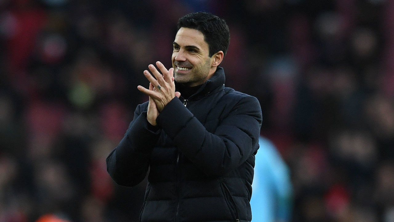 LONDON, ENGLAND - FEBRUARY 19: Mikel Arteta the Arsenal Manager claps the fans after the Premier League match between Arsenal and Brentford at Emirates Stadium on February 19, 2022 in London, England.