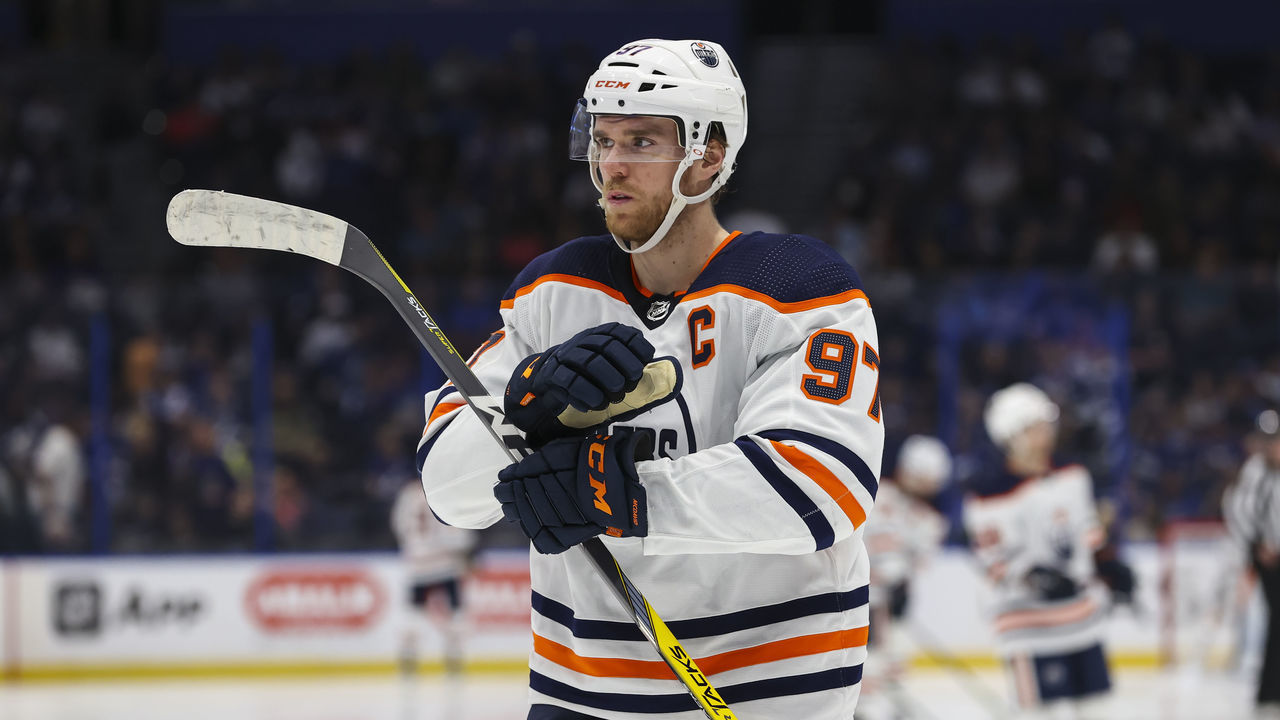 TAMPA, FL - FEBRUARY 23: Connor McDavid #97 of the Edmonton Oilers against the Tampa Bay Lightning during the second period at Amalie Arena on February 23, 2022 in Tampa, Florida.