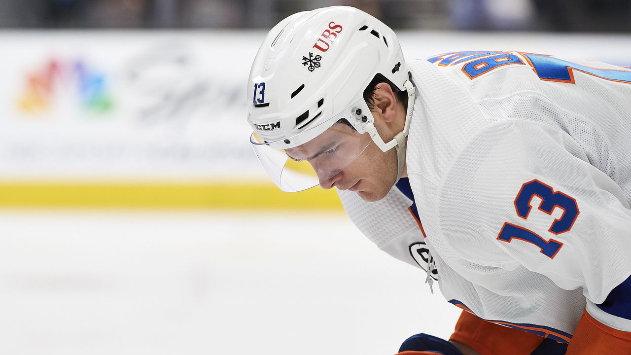 SAN JOSE, CA - FEBRUARY 24: New York Islanders center Mathew Barzal (13) prepares for a faceoff during the NHL game between the San Jose Sharks and the New York Islanders on February 24, 2022 at SAP Center in San Jose, CA.