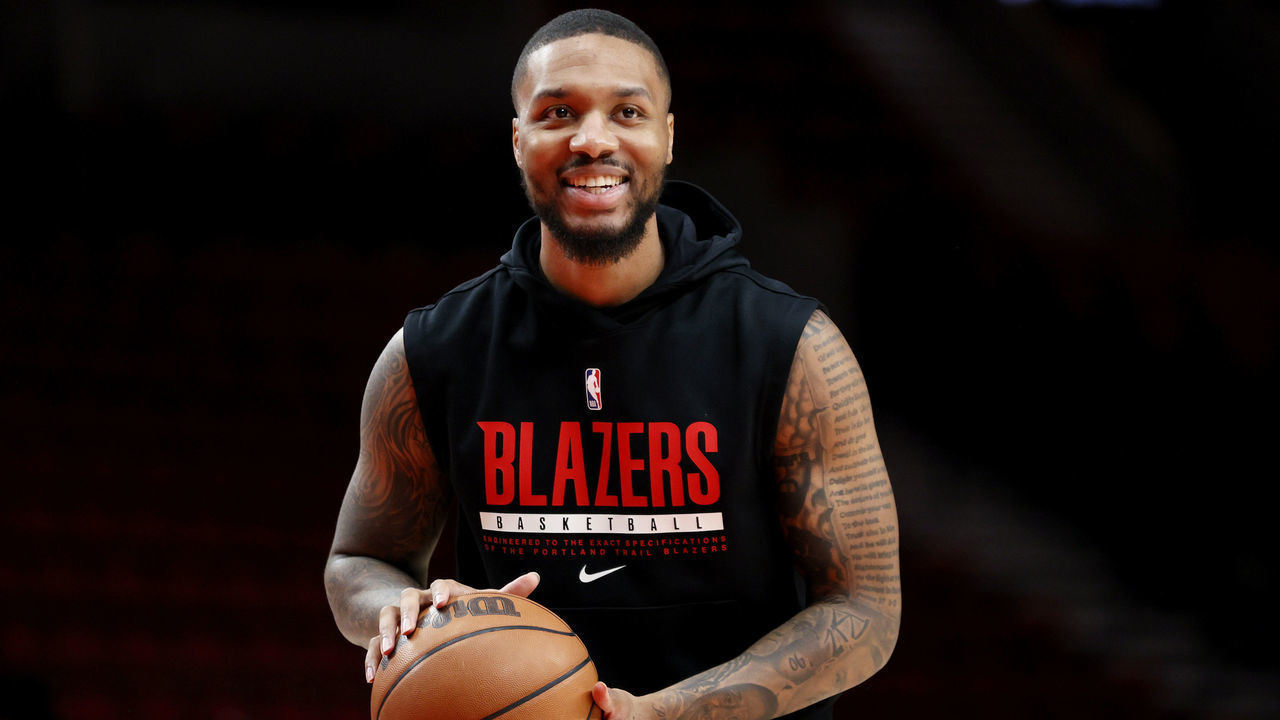 PORTLAND, OREGON - FEBRUARY 08: Damian Lillard #0 of the Portland Trail Blazers warms up before the game against the Orlando Magic at Moda Center on February 08, 2022 in Portland, Oregon. NOTE TO USER: User expressly acknowledges and agrees that, by downloading and/or using this photograph, User is consenting to the terms and conditions of the Getty Images License Agreement.