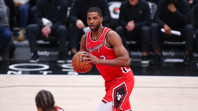 CHICAGO, IL - FEBRUARY 26: Chicago Bulls center Tristan Thompson (3) in action during a NBA game between the Memphis Grizzlies and the Chicago Bulls on February 26, 2022 at the United Center in Chicago, IL.