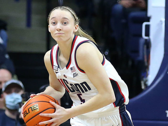 STORRS, CT - FEBRUARY 27: UConn Huskies guard Paige Bueckers (5) prepares to throw an outlet pass during a college basketball game between Providence Friars and UConn Huskies on February 27 2022, at Harry A. Gampel Pavilion in Storrs, CT.