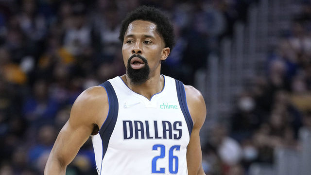 SAN FRANCISCO, CALIFORNIA - FEBRUARY 27: Spencer Dinwiddie #26 of the Dallas Mavericks dribbling the ball up court agains the Golden State Warriors during the first half of an NBA basketball game at Chase Center on February 27, 2022 in San Francisco, California.