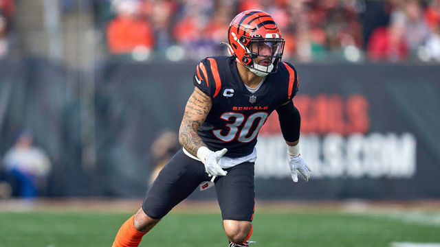 CINCINNATI, OH - DECEMBER 26: Cincinnati Bengals free safety Jessie Bates (30) runs during a game between the Cincinnati Bengals and the Baltimore Ravens on December 26, 2021, at Paul Brown Stadium in Cincinnati, OH.