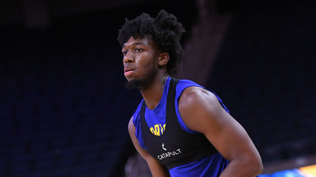 SAN FRANCISCO, CA - JANUARY 27: James Wiseman #33 of the Golden State Warriors warms up before the game against the Minnesota Timberwolves on January 27, 2022 at Chase Center in San Francisco, California. NOTE TO USER: User expressly acknowledges and agrees that, by downloading and or using this photograph, user is consenting to the terms and conditions of Getty Images License Agreement. Mandatory Copyright Notice: Copyright 2022 NBAE