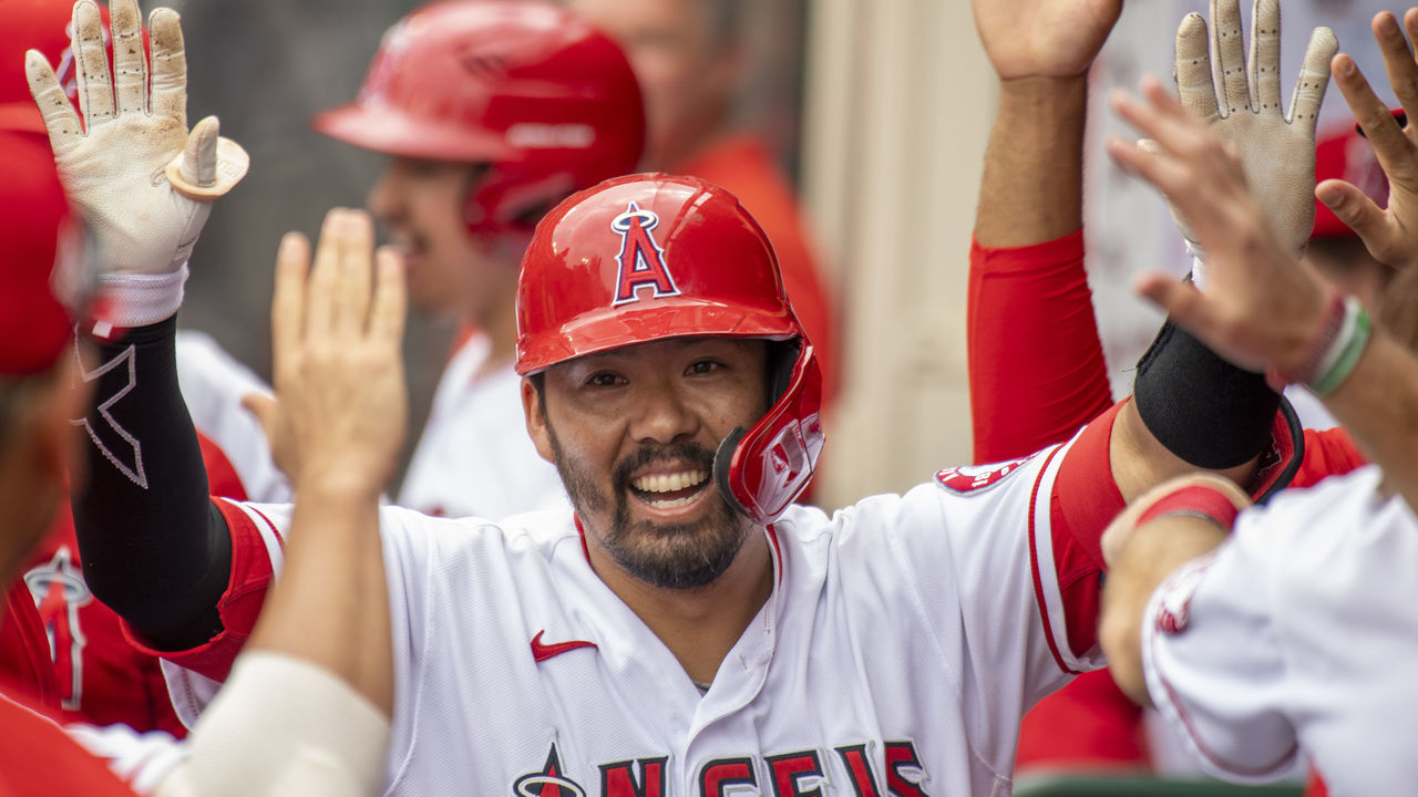 Kurt Suzuki receives emotional tribute in final MLB start