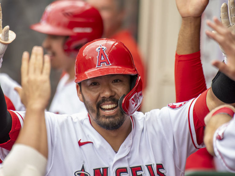 Angels' Kurt Suzuki recalls MLB debut with A's as retirement looms