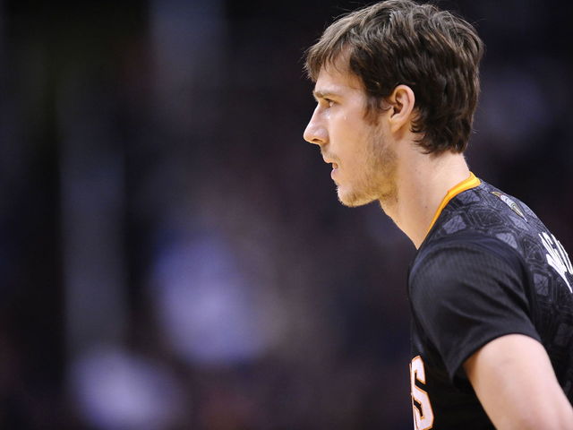 Dragic presented with 'Apple of Inspiration' from Slovenian president