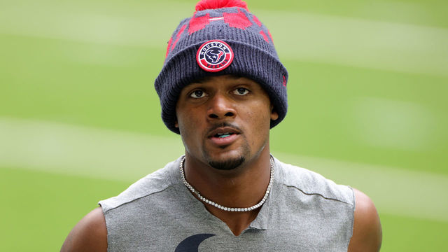 HOUSTON, TEXAS - DECEMBER 27: Quarterback Deshaun Watson #4 of the Houston Texans warms up prior to the game against the Cincinnati Bengals at NRG Stadium on December 27, 2020 in Houston, Texas.