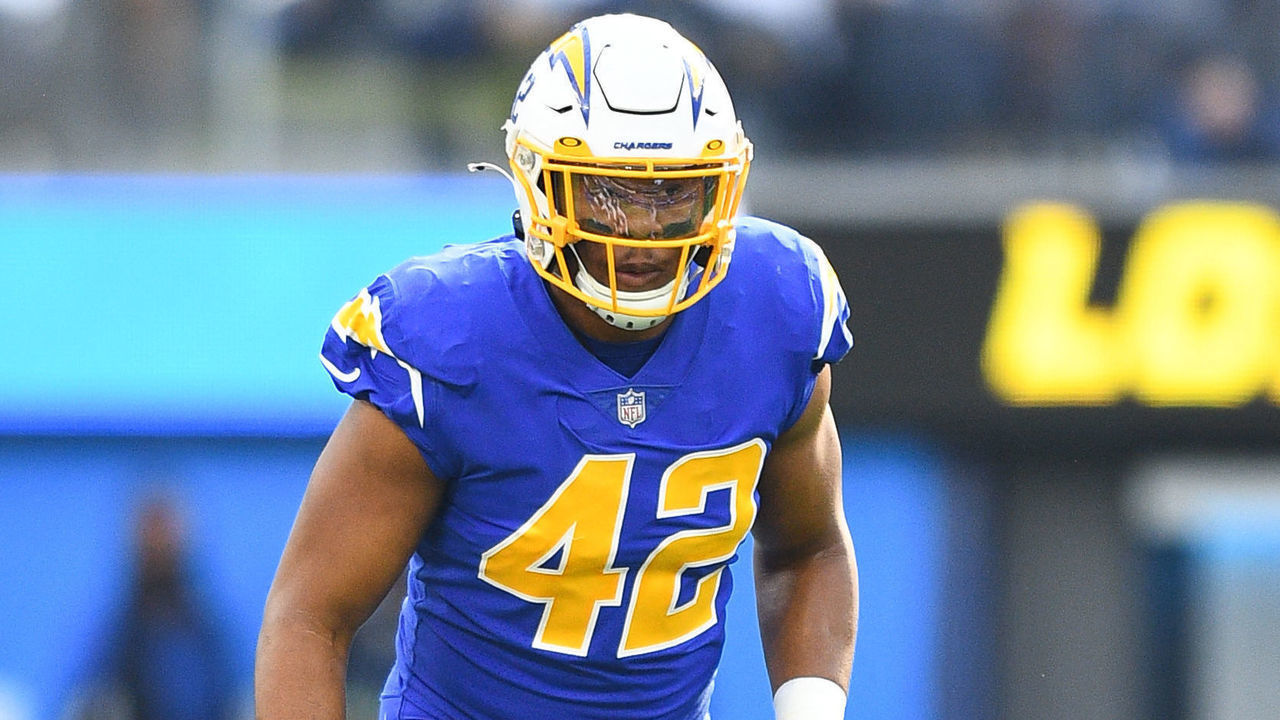 INGLEWOOD, CA - DECEMBER 12: Los Angeles Chargers Defensive End Uchenna Nwosu (42) looks on during the NFL game between the New York Giants and the Los Angeles Chargers on December 12, 2021, at SoFi Stadium in Inglewood, CA.