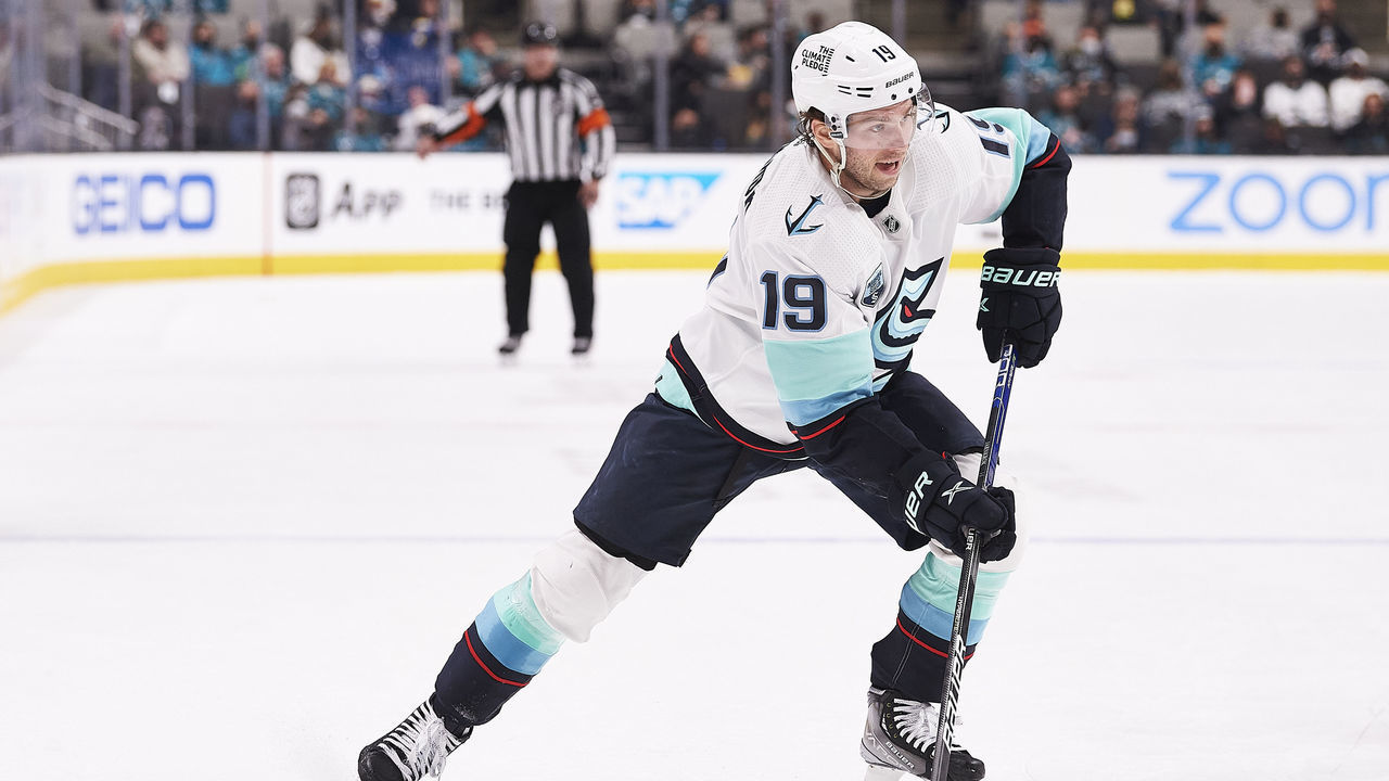 SAN JOSE, CA - FEBRUARY 27: Seattle Kraken center Calle Jarnkrok (19) carries the puck during the NHL game between the San Jose Sharks and the Seattle Kraken on February 27, 2022 at SAP Center in San Jose, CA.