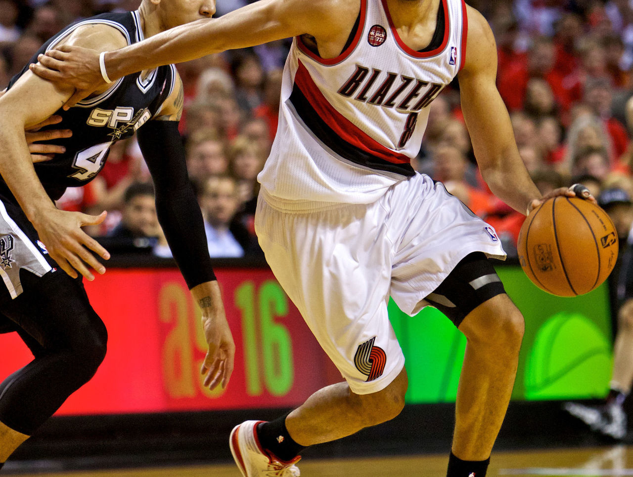 Video Nicolas Batum Plays A Competitive Game Of 1 On 1 With His