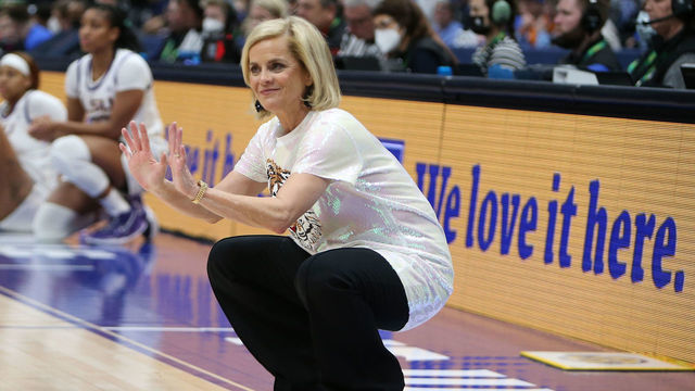 NASHVILLE, TN - MARCH 04: LSU Lady Tigers head coach Kim Mulkey tells her team to calm down from the sideline during a third round game of the SEC Womens Basketball Tournament between the against the Kentucky Wildcats and against the LSU Lady Tigers March 4, 2022, at Bridgestone Arena in Nashville, Tennessee.