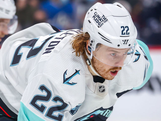 WINNIPEG, MB - FEBRUARY 17: Mason Appleton #22 of the Seattle Kraken prepares for a second period face-off against the Winnipeg Jets at Canada Life Centre on February 17, 2022 in Winnipeg, Manitoba, Canada.