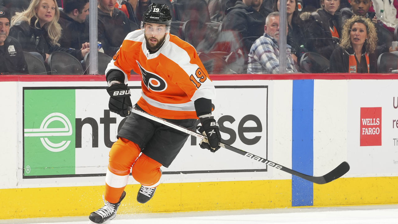 PHILADELPHIA, PA - MARCH 03: Derick Brassard #19 of the Philadelphia Flyers controls the puck against the Minnesota Wild at the Wells Fargo Center on March 3, 2022 in Philadelphia, Pennsylvania.