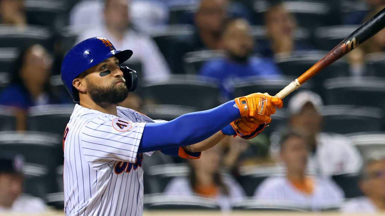 NEW YORK, NY - SEPTEMBER 12: Kevin Pillar #11 of the New York Mets in action against the New York Yankees during a game at Citi Field on September 12, 2021 in New York City.