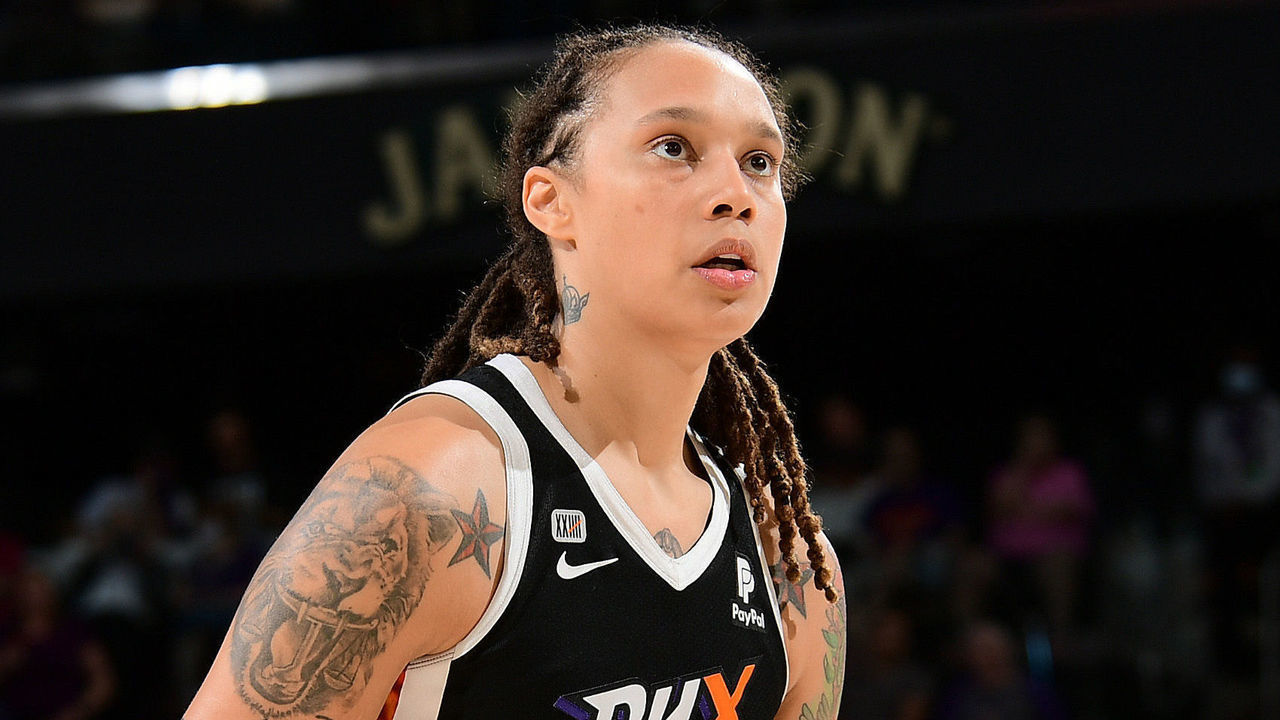 PHOENIX, AZ - OCTOBER 13: Brittney Griner #42 #3 of the Phoenix Mercury shoots the ball against the Chicago Sky during Game Two of the 2021 WNBA Finals on October 13, 2021 at Footprint Center in Phoenix, Arizona. Mandatory Copyright Notice: Copyright 2021 NBAE