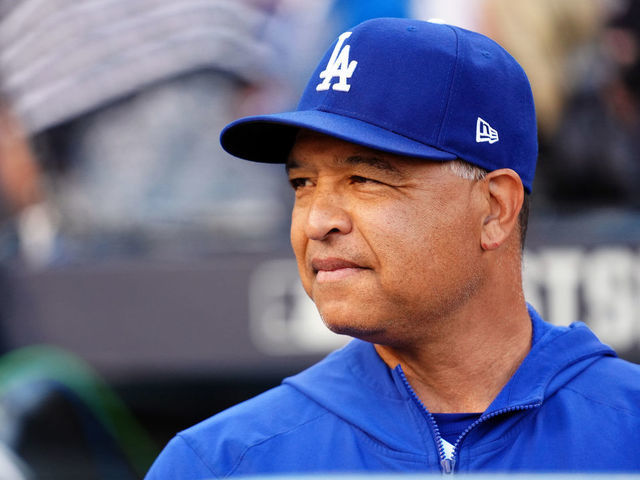 Dodgers, Roberts agree to reported 3 