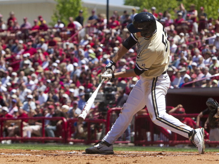VIDEO Dad catches son's home run ball