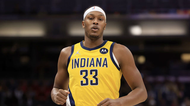 INDIANAPOLIS, INDIANA - DECEMBER 31: Myles Turner #33 of the Indiana Pacers in action in the game against the Chicago Bulls at Gainbridge Fieldhouse on December 31, 2021 in Indianapolis, Indiana.