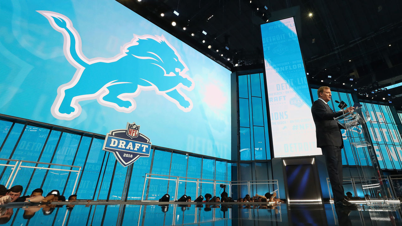 ARLINGTON, TX - APRIL 26: NFL Commissioner Roger Goodell announces a pick by the Detroit Lions during the first round of the 2018 NFL Draft at AT&T Stadium on April 26, 2018 in Arlington, Texas.
