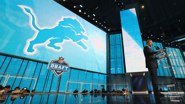 ARLINGTON, TX - APRIL 26: NFL Commissioner Roger Goodell announces a pick by the Detroit Lions during the first round of the 2018 NFL Draft at AT&T Stadium on April 26, 2018 in Arlington, Texas.