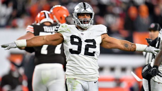 CLEVELAND, OHIO - DECEMBER 20: Solomon Thomas #92 of the Las Vegas Raiders reacts after a missed field goal in the first half of the game against the Cleveland Browns at FirstEnergy Stadium on December 20, 2021 in Cleveland, Ohio.