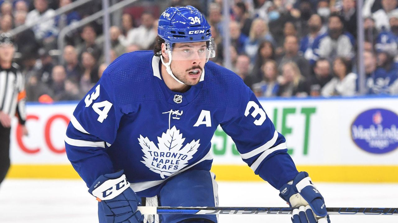 TORONTO, ON - MARCH 31: Toronto Maple Leafs Center Auston Matthews (34) tracks the play in the first period during the NHL regular season game between the Winnipeg Jets and the Toronto Maple Leafs on March 31, 2022, at Scotiabank Arena in Toronto, ON, Canada.