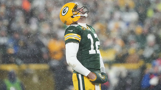 GREEN BAY, WISCONSIN - JANUARY 22: Quarterback Aaron Rodgers #12 of the Green Bay Packers looks skyward during the 4th quarter of the NFC Divisional Playoff game against the San Francisco 49ers at Lambeau Field on January 22, 2022 in Green Bay, Wisconsin.
