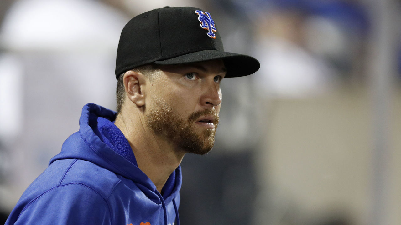 NEW YORK, NEW YORK - AUGUST 13: Jacob deGrom #48 of the New York Mets looks on against the Los Angeles Dodgers at Citi Field on August 13, 2021 in New York City. The Dodgers defeated the Mets 6-5 in ten innings.