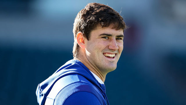 PHILADELPHIA, PA - DECEMBER 26: Daniel Jones #8 of the New York Giants looks on before the game against the Philadelphia Eagles at Lincoln Financial Field on December 26, 2021 in Philadelphia, Pennsylvania. .