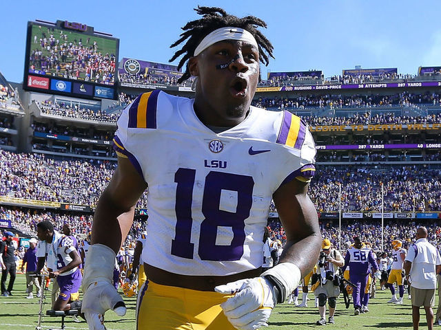 BATON ROUGE, LOUISIANA - OCTOBER 16: Damone Clark #18 of the LSU Tigers celebrates a win after a game against the Florida Gators at Tiger Stadium on October 16, 2021 in Baton Rouge, Louisiana.