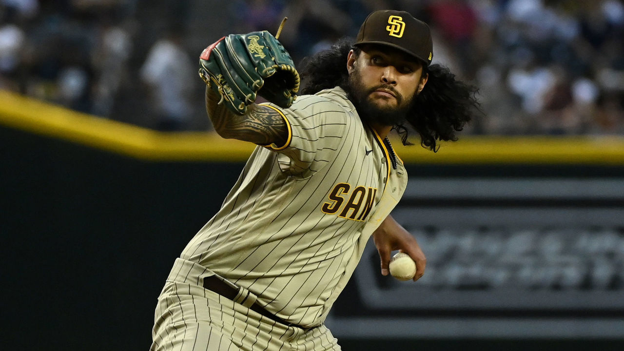 PHOENIX, ARIZONA - APRIL 08: Sean Manaea #55 of the San Diego Padres delivers a first inning pitch against the Arizona Diamondbacks at Chase Field on April 08, 2022 in Phoenix, Arizona.