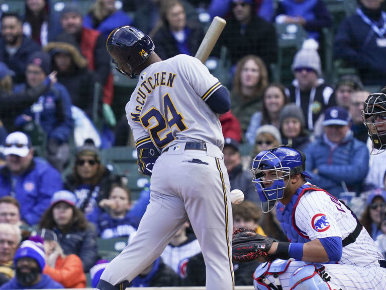 Andrew McCutchen will reportedly sign with Brewers