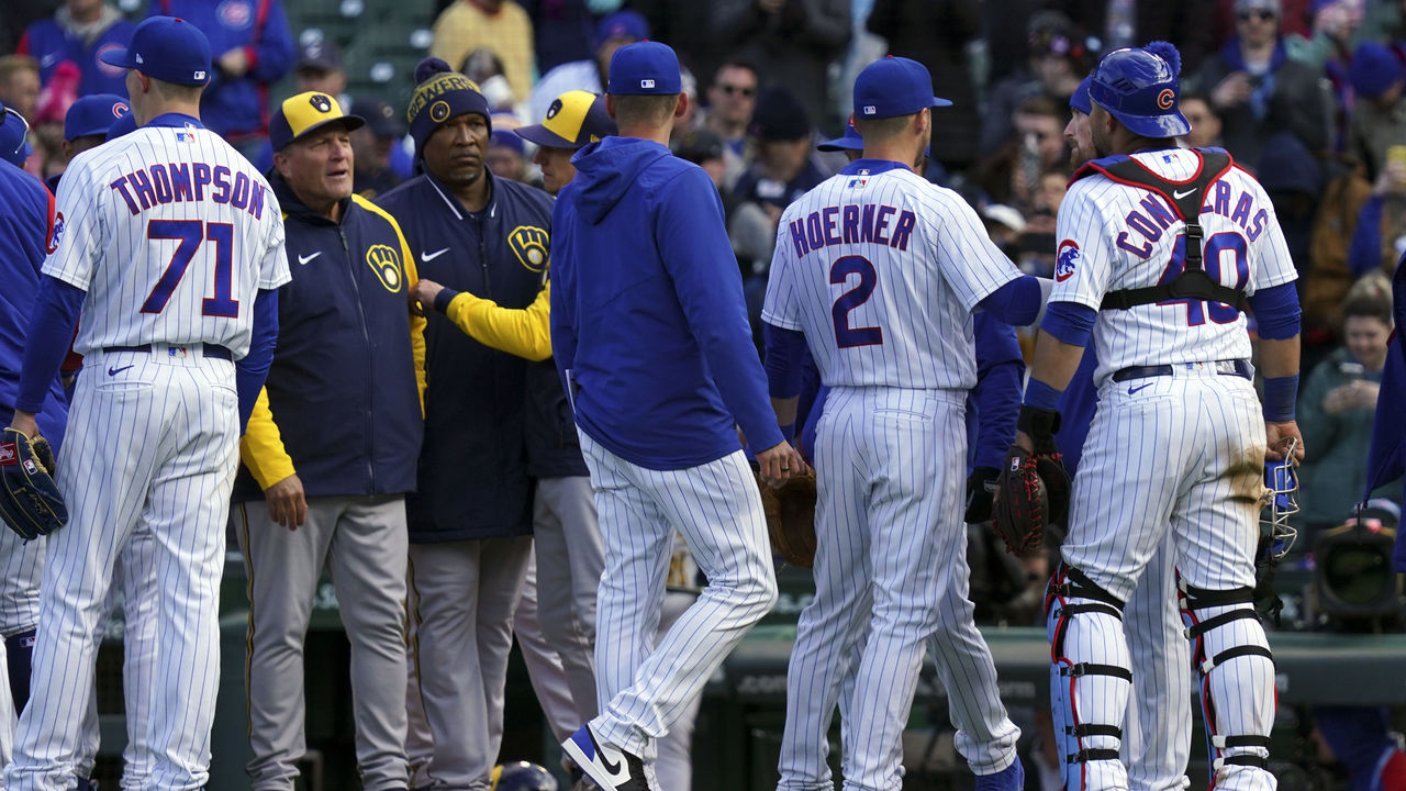 Brewers, Cubs benches clear after Andrew McCutchen HBP